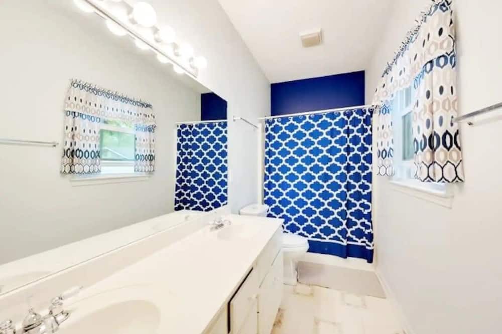 Photo of Bathroom in Watkinsville