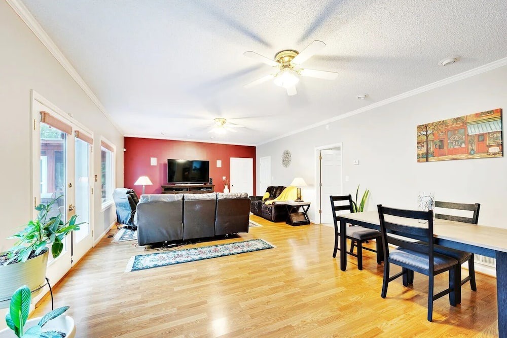 Photo of Livingroom in Watkinsville