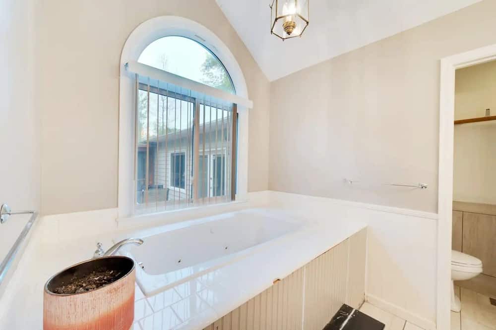 Photo of Bathroom in Watkinsville