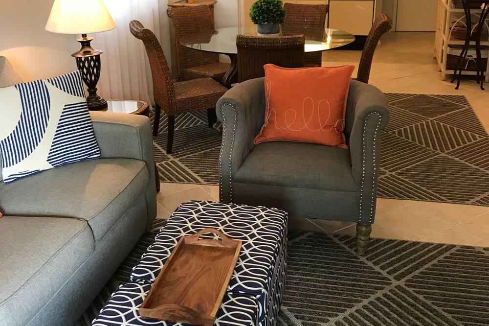 Photo of Livingroom in Folly Field
