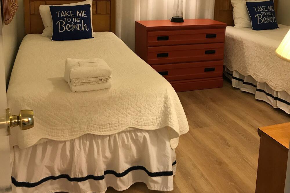 Photo of Bedroom in Folly Field