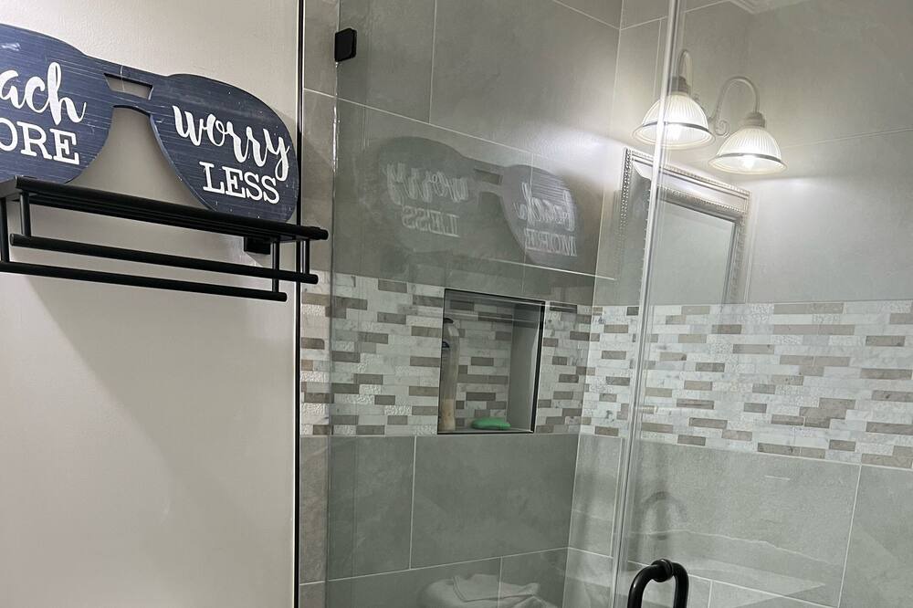 Photo of Bathroom in Folly Field