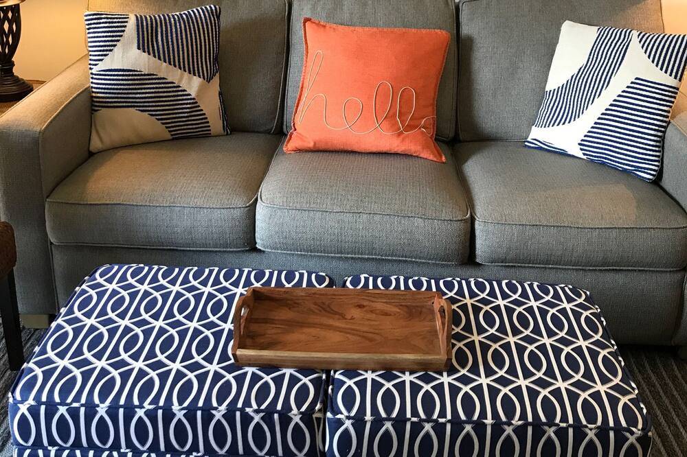 Photo of Livingroom in Folly Field