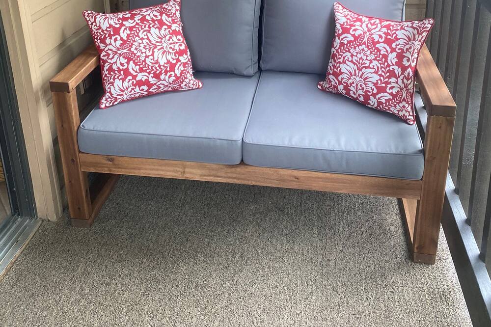 Photo of Livingroom in Folly Field
