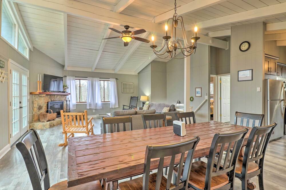 Photo of Livingroom in Brevard