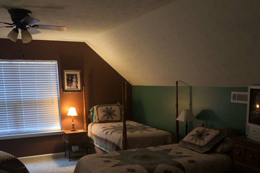 Photo of Bedroom in Sunset