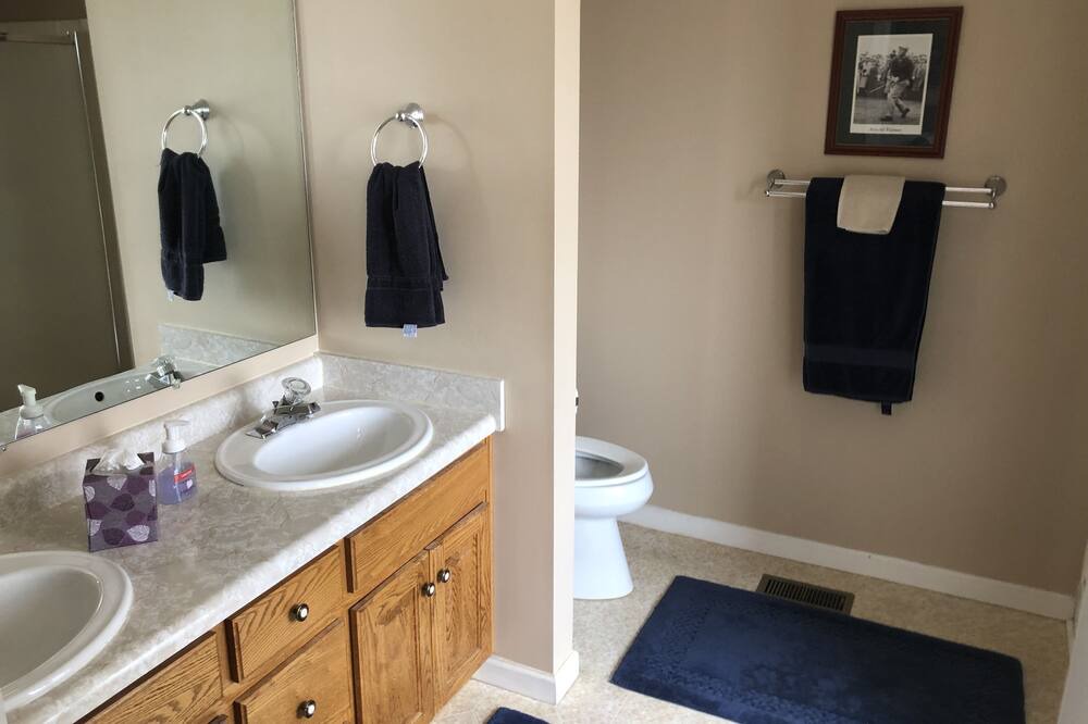 Photo of Bathroom in Sunset