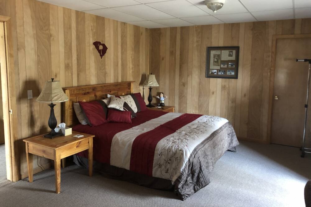 Photo of Bedroom in Sunset