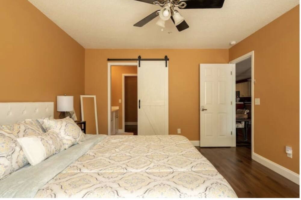 Photo of Bedroom in Huntcliff