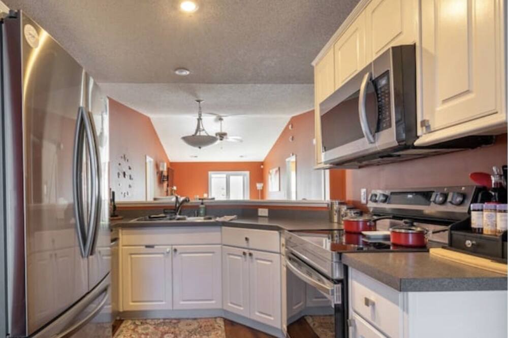 Photo of Kitchen in Huntcliff