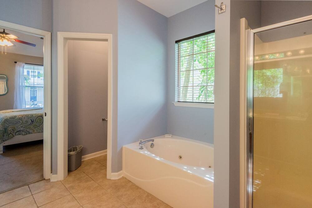 Photo of Bathroom in Old Town Bluffton