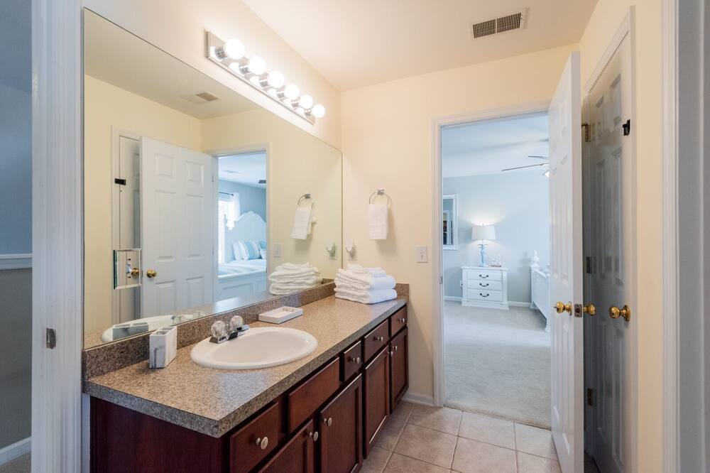 Photo of Bathroom in Old Town Bluffton