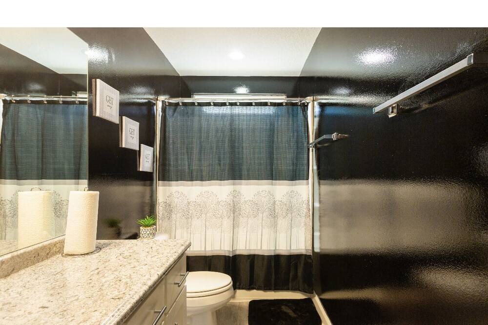 Photo of Bathroom in Hinesville