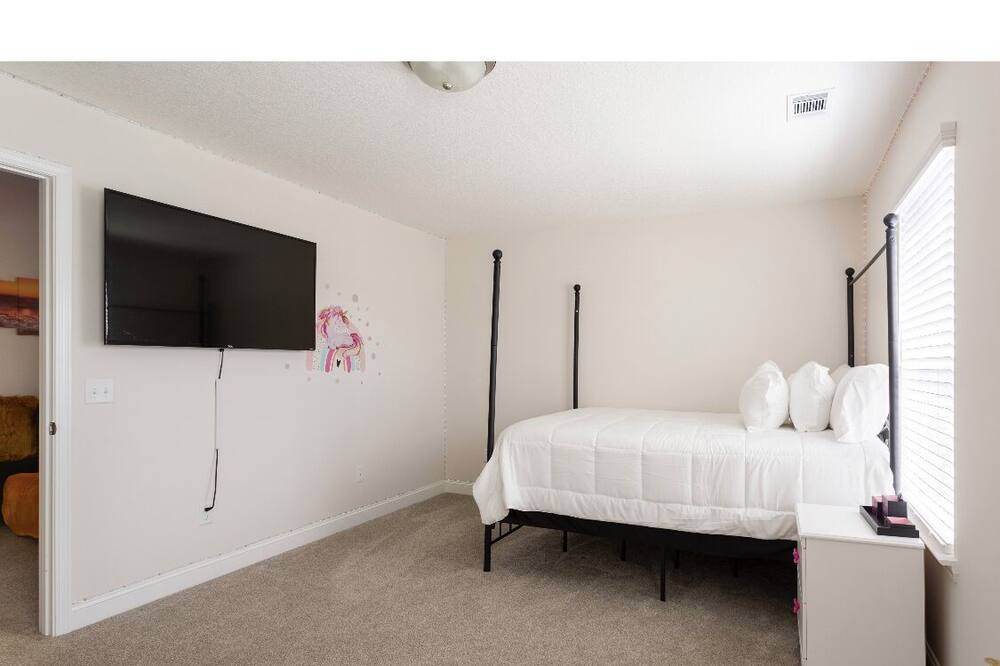 Photo of Bedroom in Hinesville