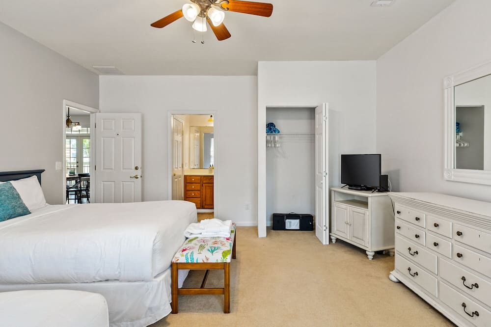 Photo of Bedroom in Melrose on the Beach