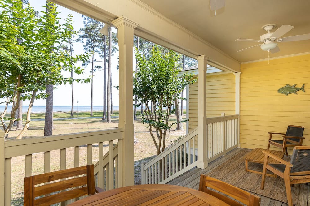Photo of Patio Balcony in Melrose on the Beach