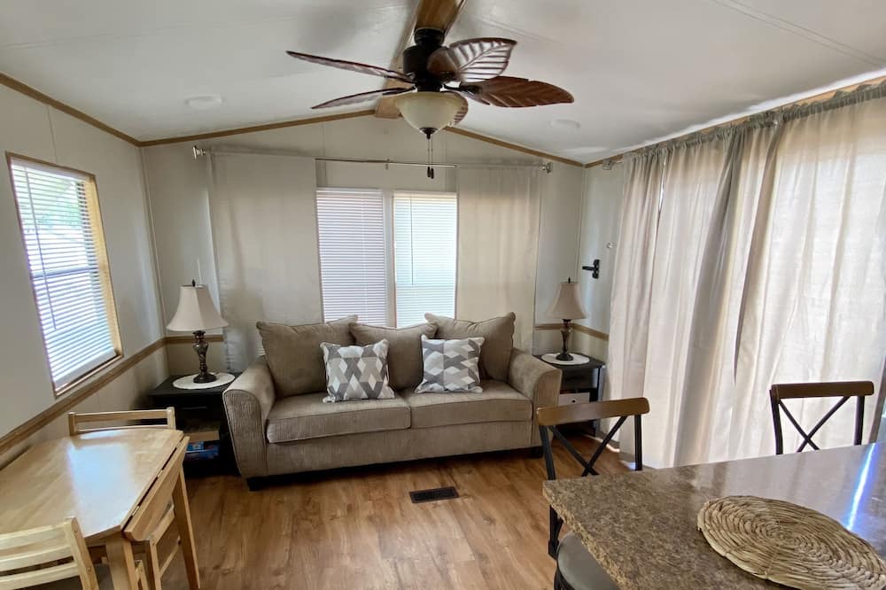Photo of Livingroom in Deltona Lakes