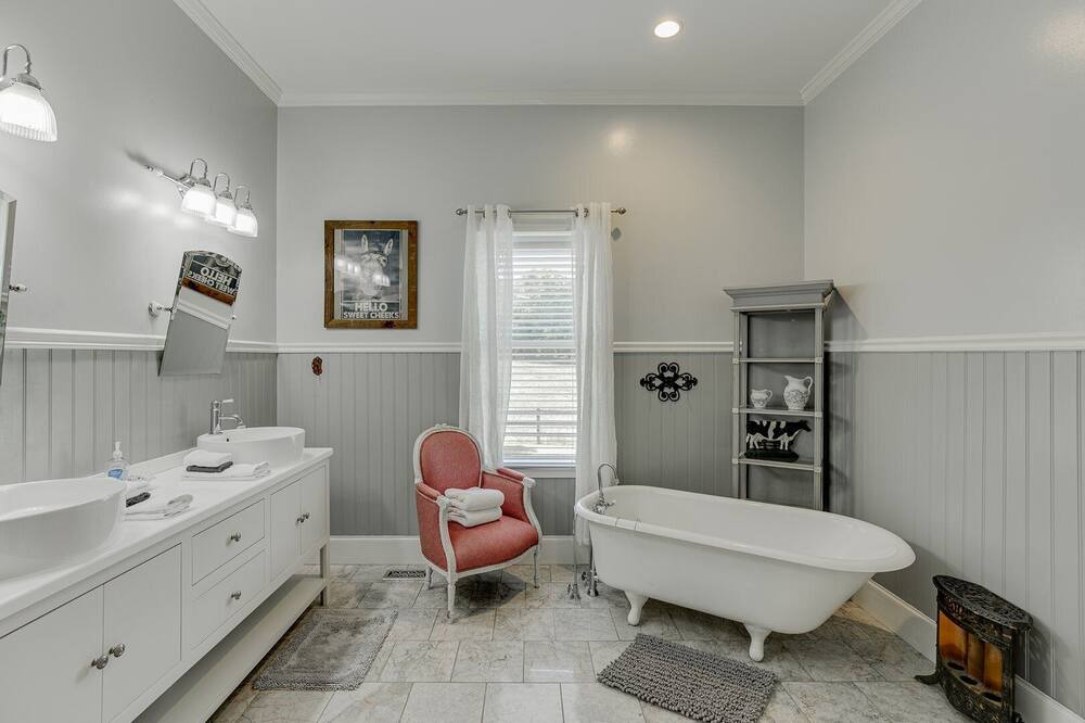 Photo of Bedroom in Cleveland
