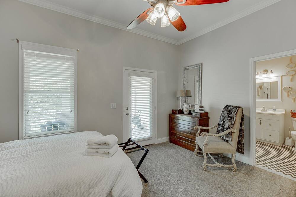 Photo of Bedroom in Cleveland