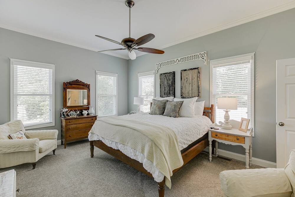 Photo of Bedroom in Cleveland