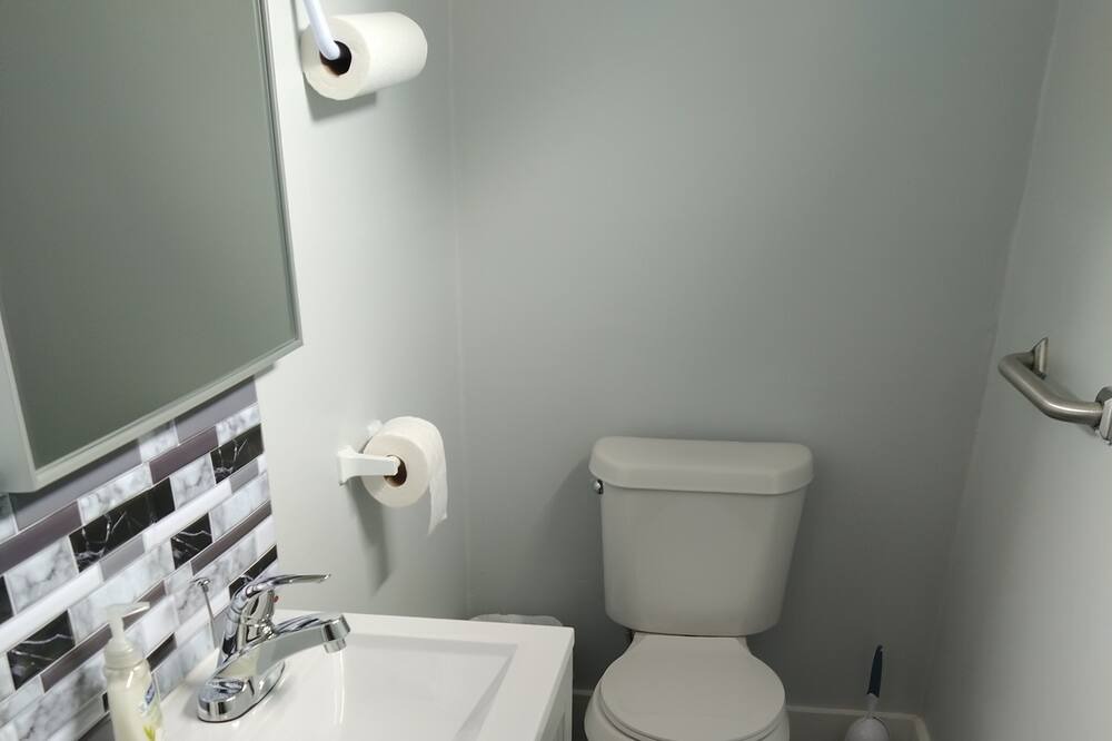Photo of Bathroom in Winder