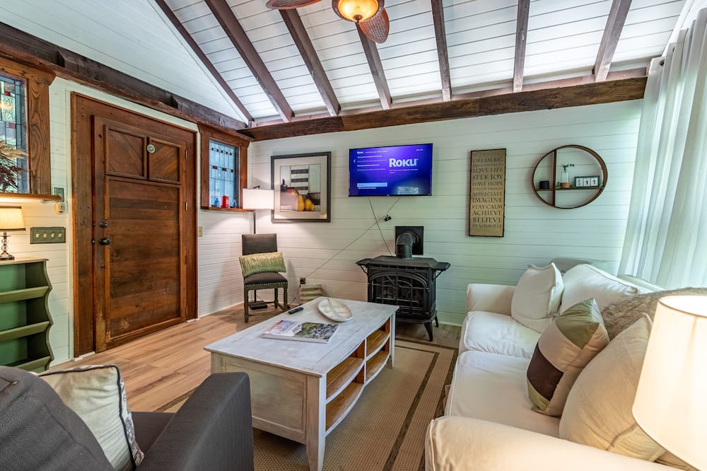 Photo of Bedroom in Lake Toxaway