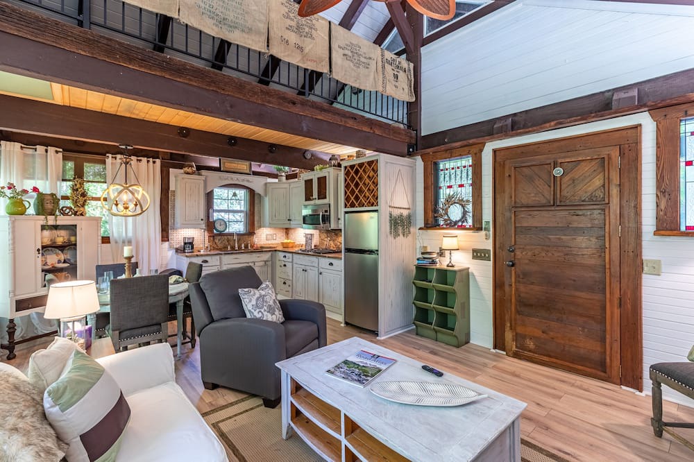 Photo of Bedroom in Lake Toxaway
