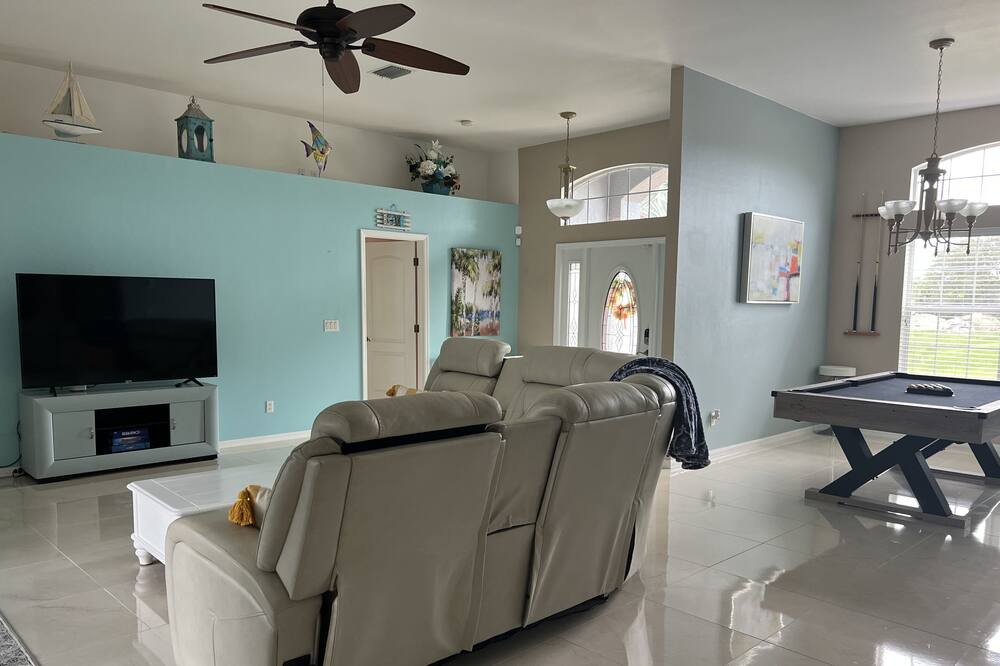 Photo of Livingroom in Trafalgar