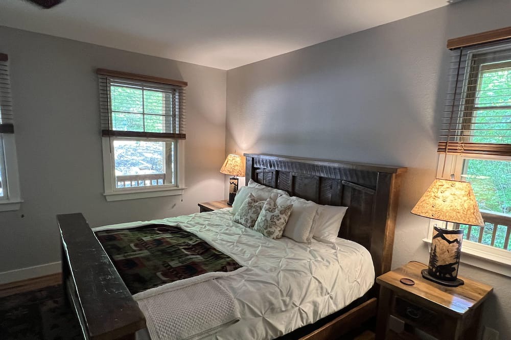 Photo of Bedroom in Bear Lake Reserve