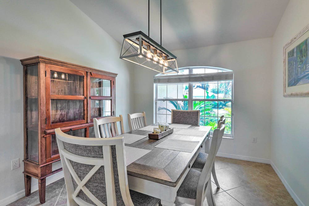 Photo of Bedroom in Doral Woods