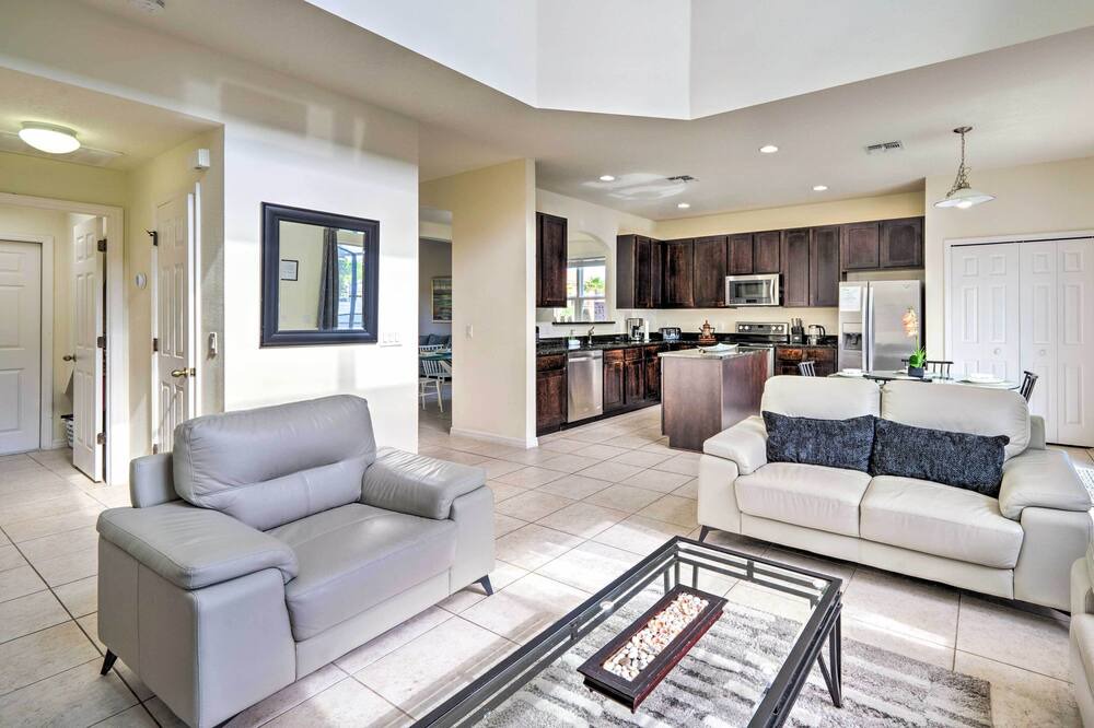 Photo of Bedroom in Veranda Palms