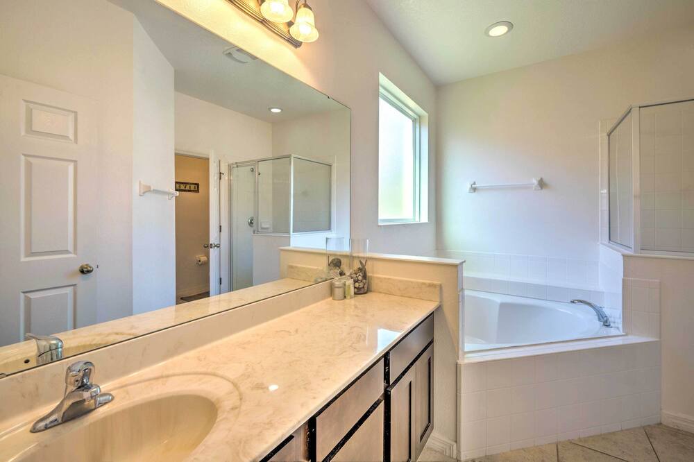 Photo of Bathroom in Veranda Palms