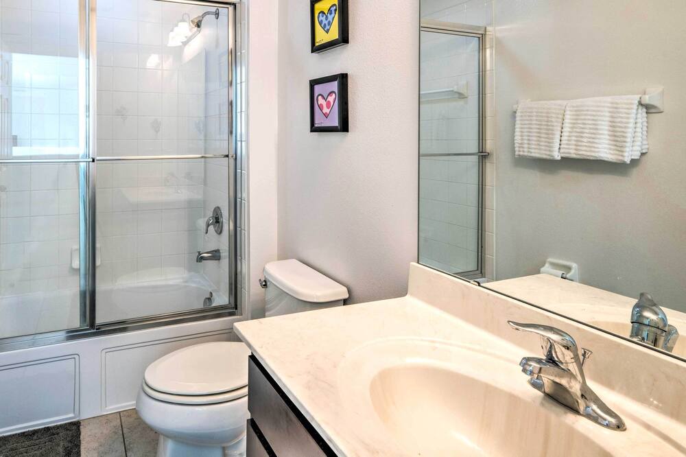 Photo of Bathroom in Veranda Palms