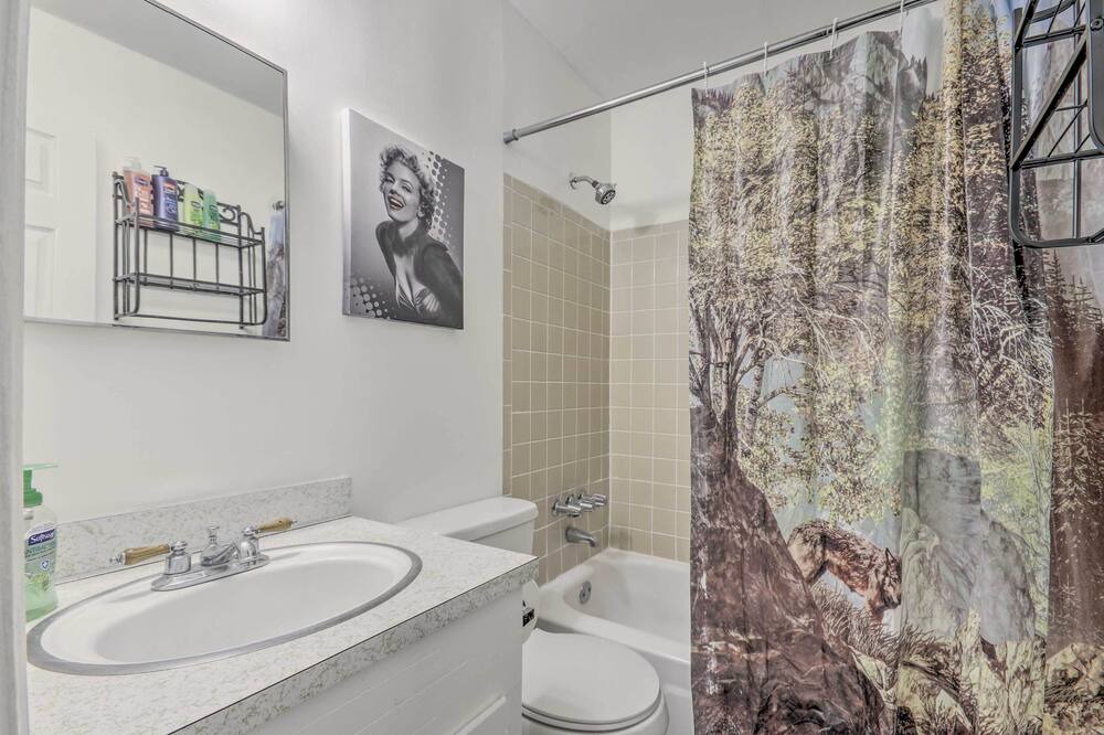 Photo of Bathroom in Oakland