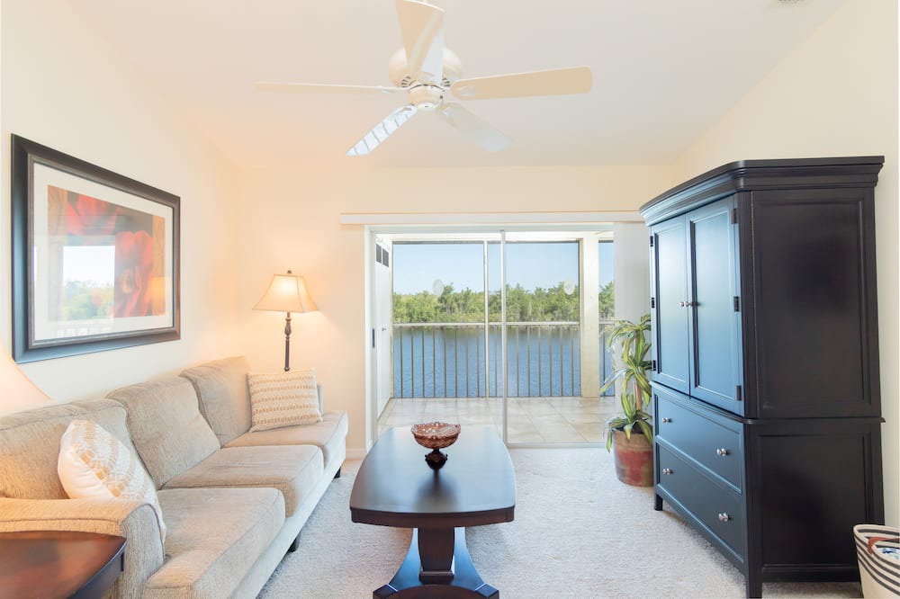 Photo of Livingroom in Hammock Bay