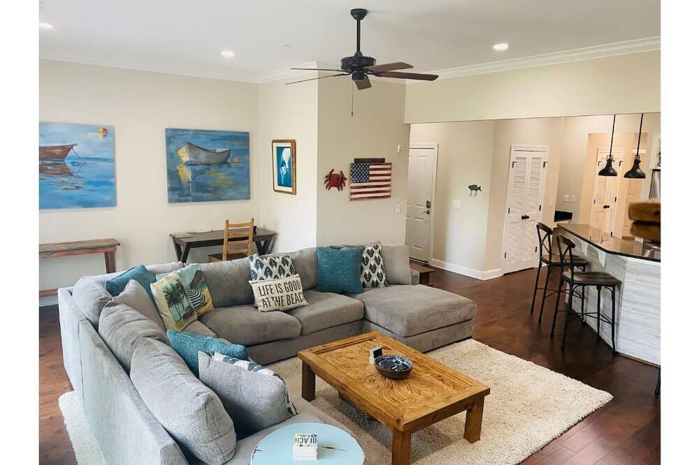 Photo of Livingroom in Charleston County
