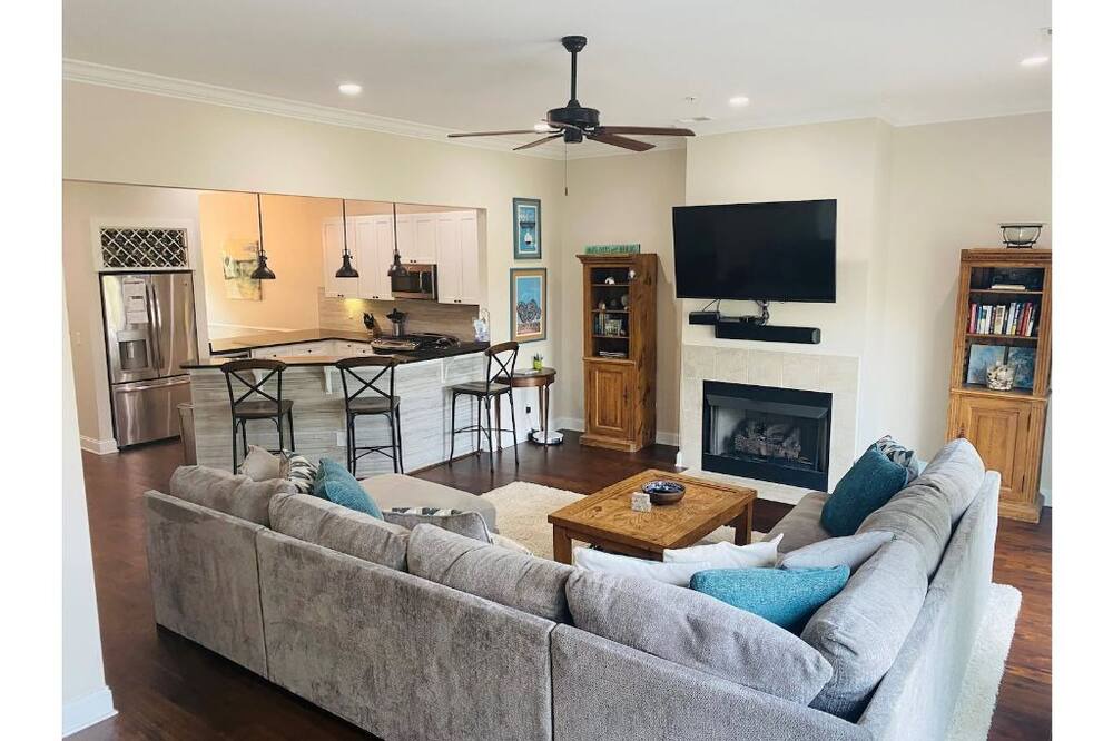 Photo of Livingroom in Charleston County