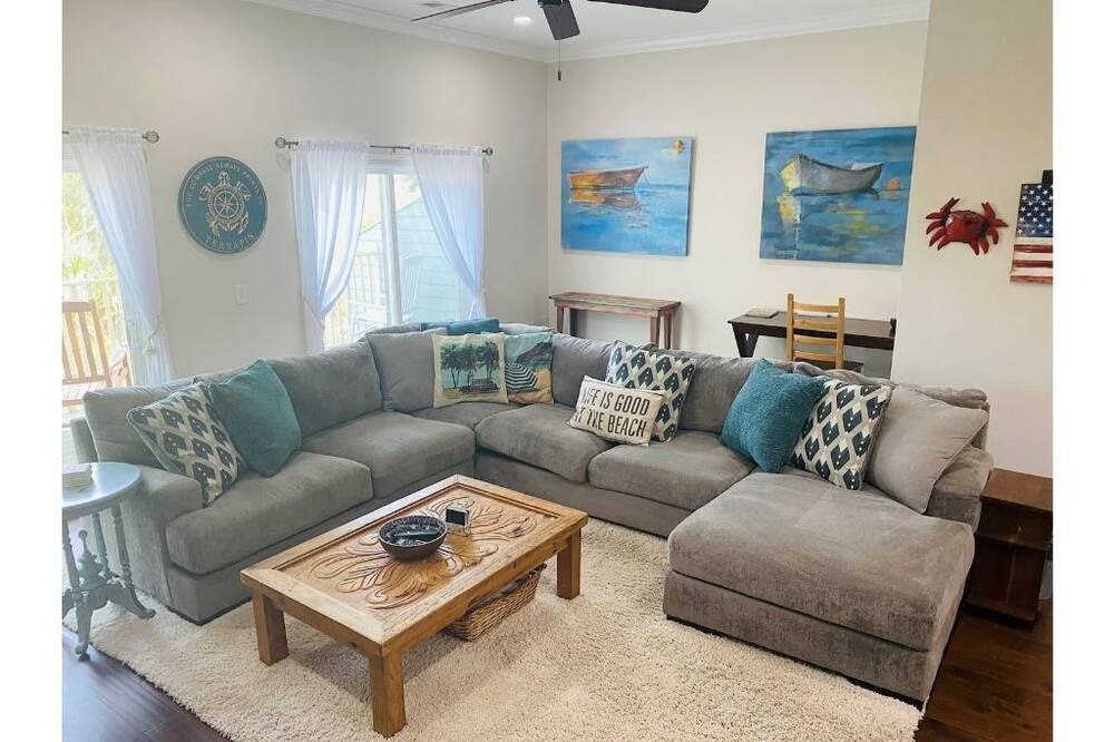 Photo of Livingroom in Charleston County