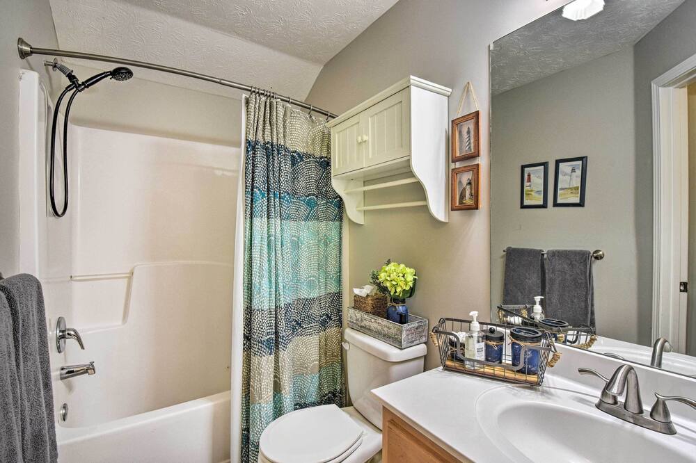 Photo of Bathroom in Martin