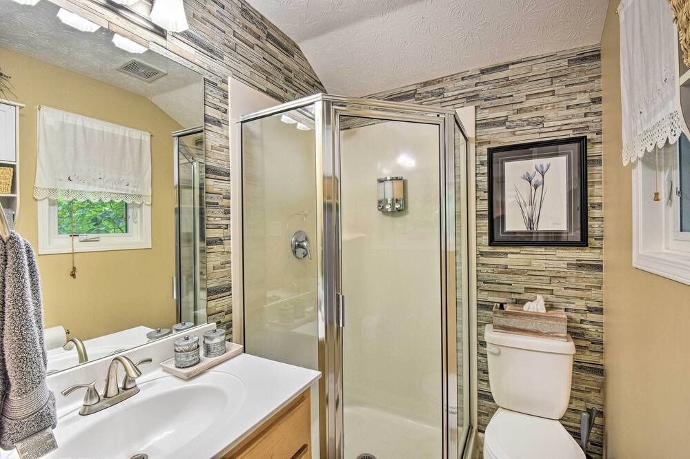 Photo of Bathroom in Martin