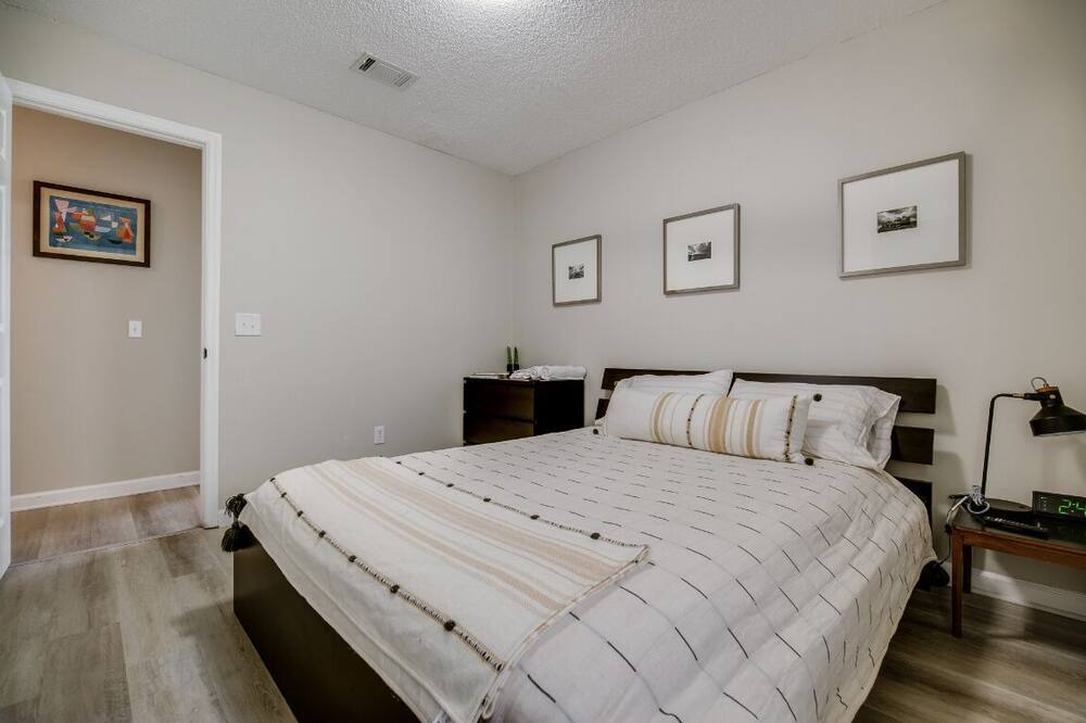 Photo of Bedroom in Hinesville