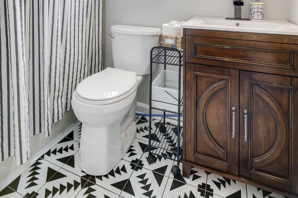 Photo of Bathroom in Hinesville