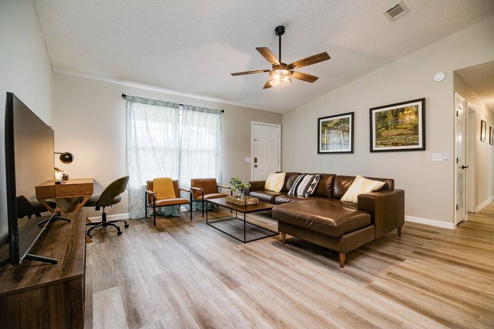 Photo of Livingroom in Hinesville