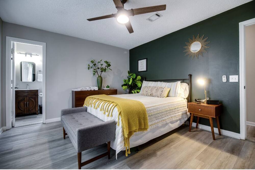 Photo of Bedroom in Hinesville