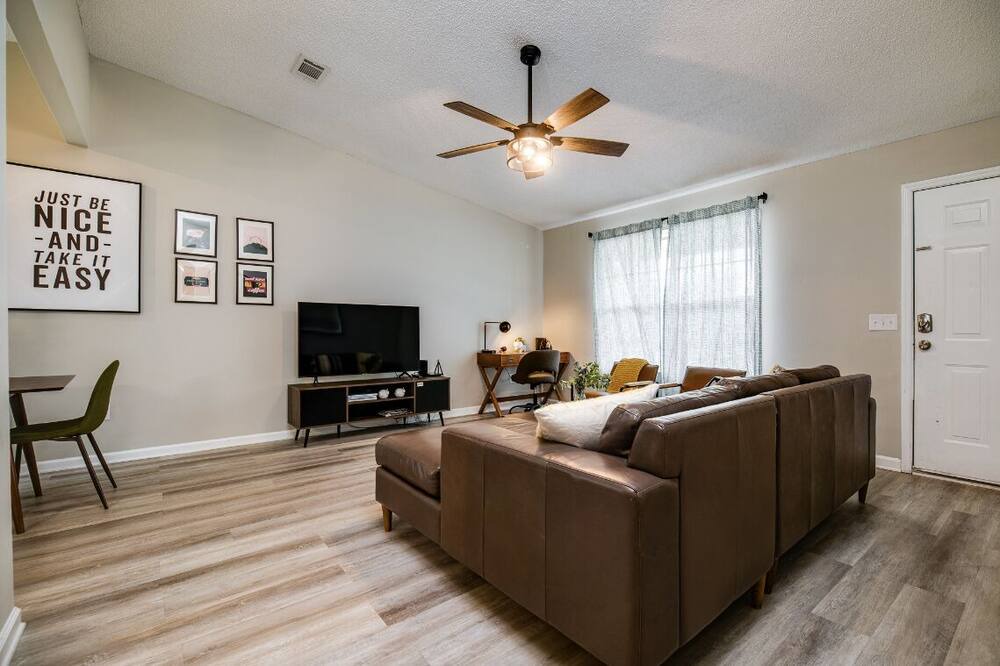 Photo of Livingroom in Hinesville