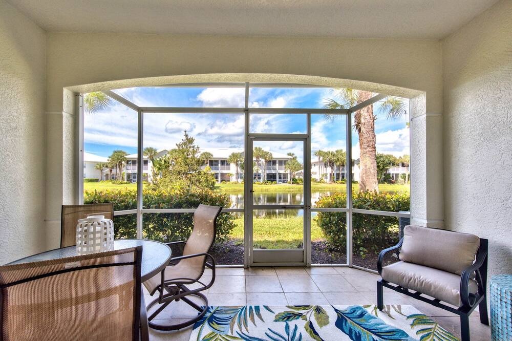 Photo of Livingroom in Naples