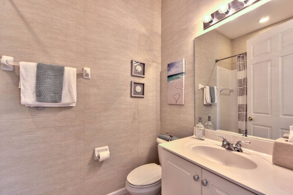 Photo of Bathroom in Naples