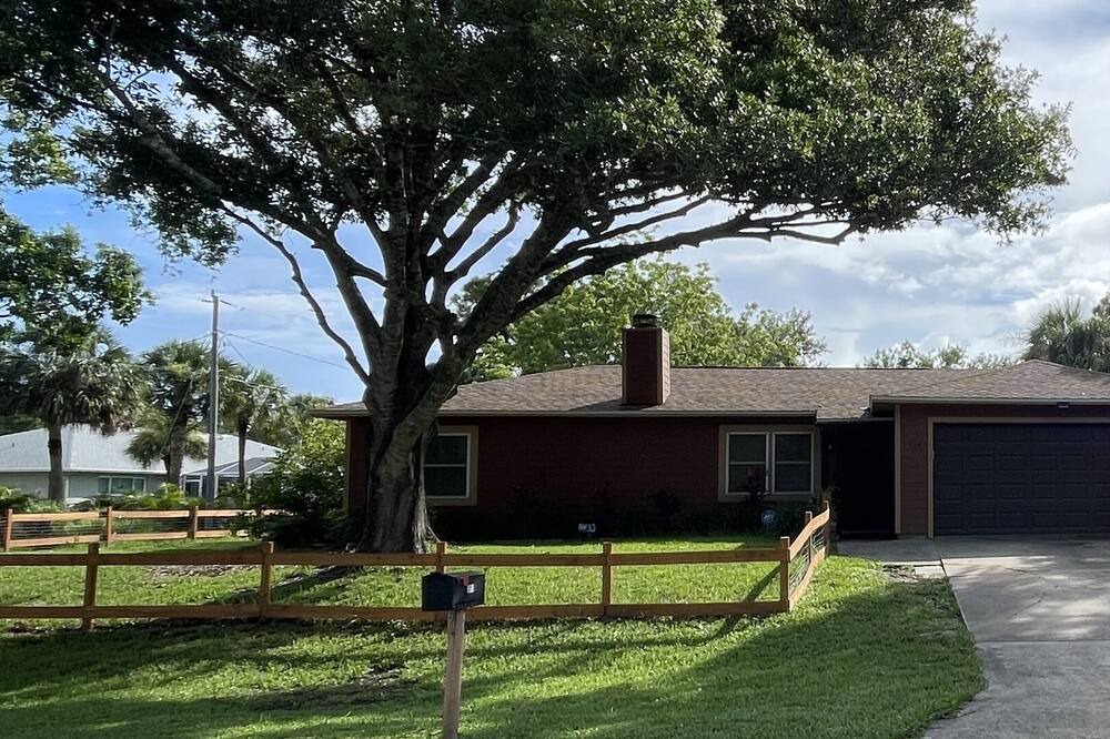 Photo of Others in Sebastian Highlands
