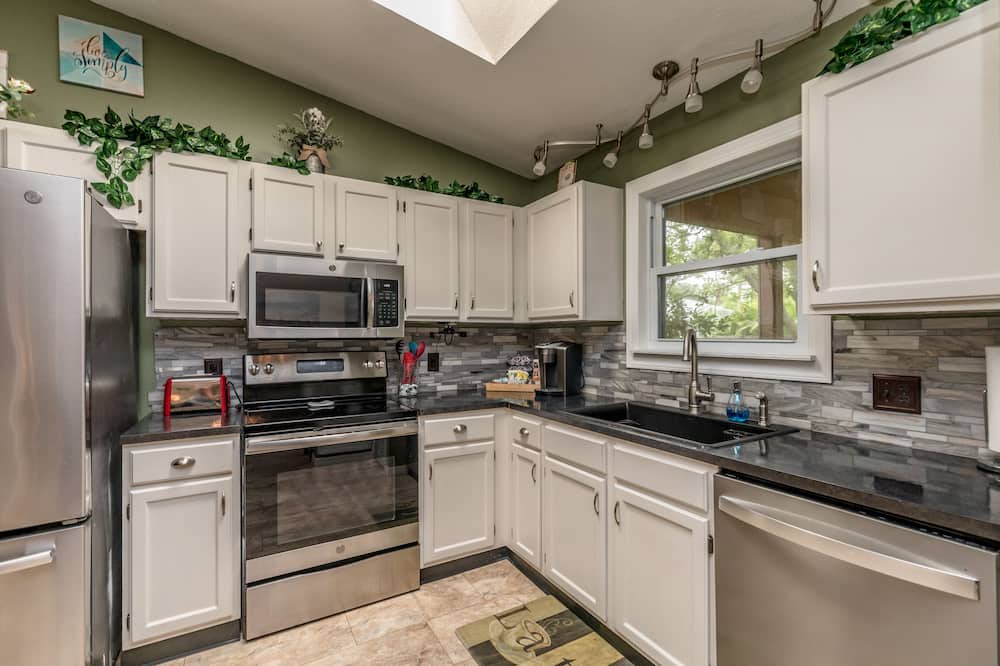 Photo of Kitchen in Sebastian Highlands