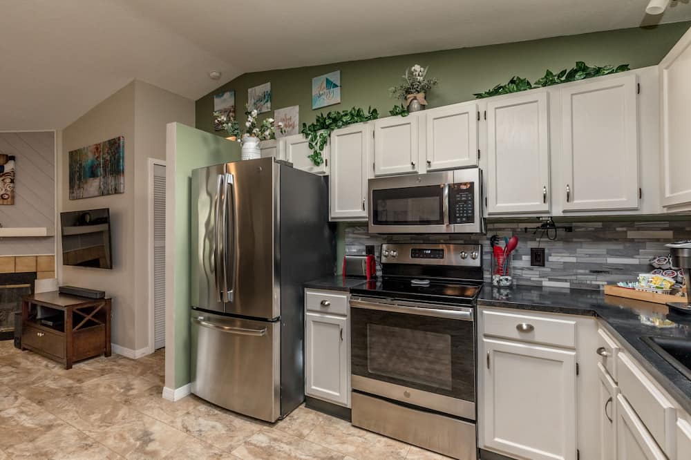 Photo of Kitchen in Sebastian Highlands